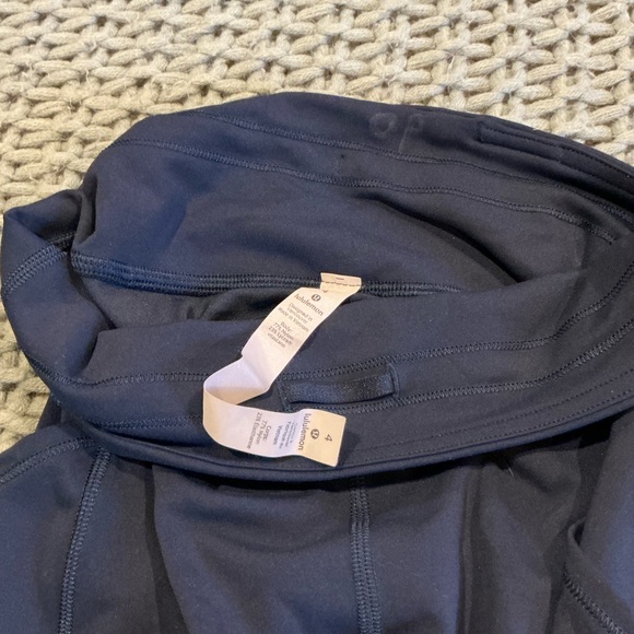 HP💫Navy lululemon Leggings - Picture 3 of 5